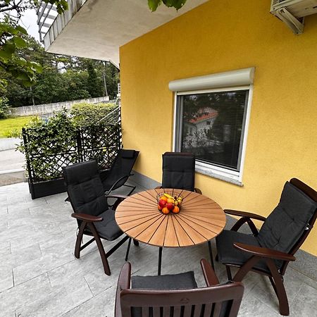 Riad Apartments Zgornje Skofije Bagian luar foto