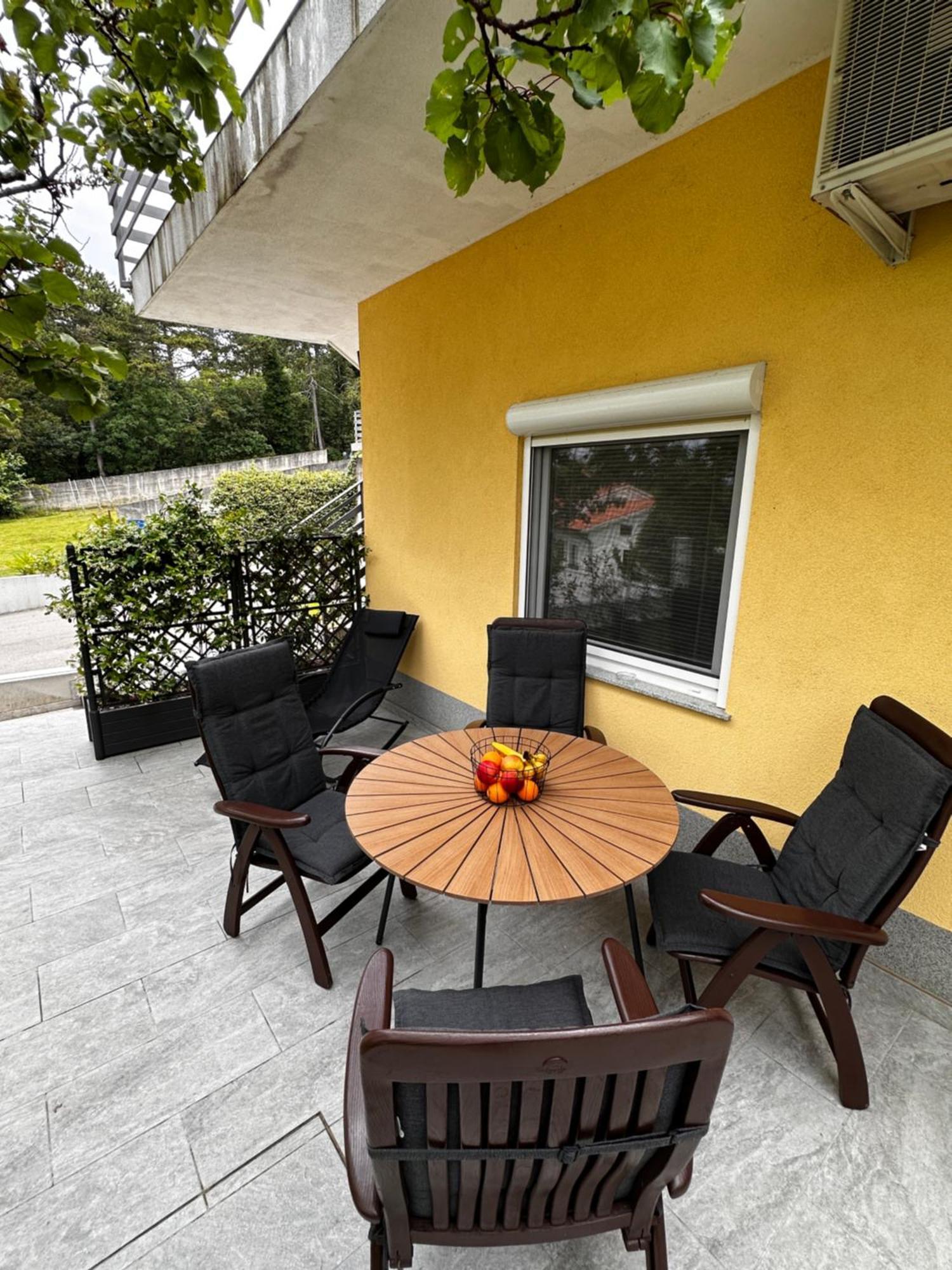 Riad Apartments Zgornje Skofije Bagian luar foto
