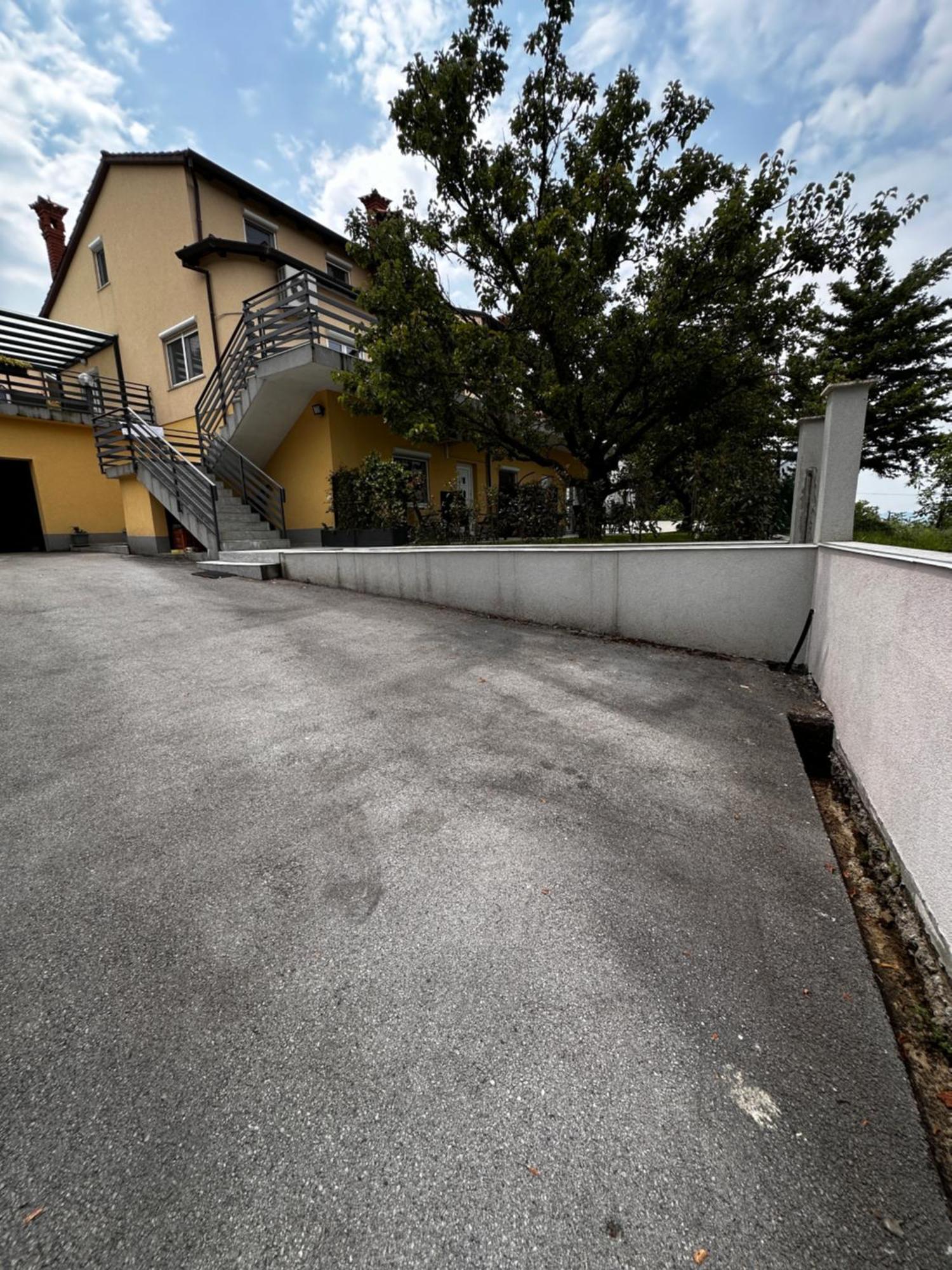 Riad Apartments Zgornje Skofije Bagian luar foto